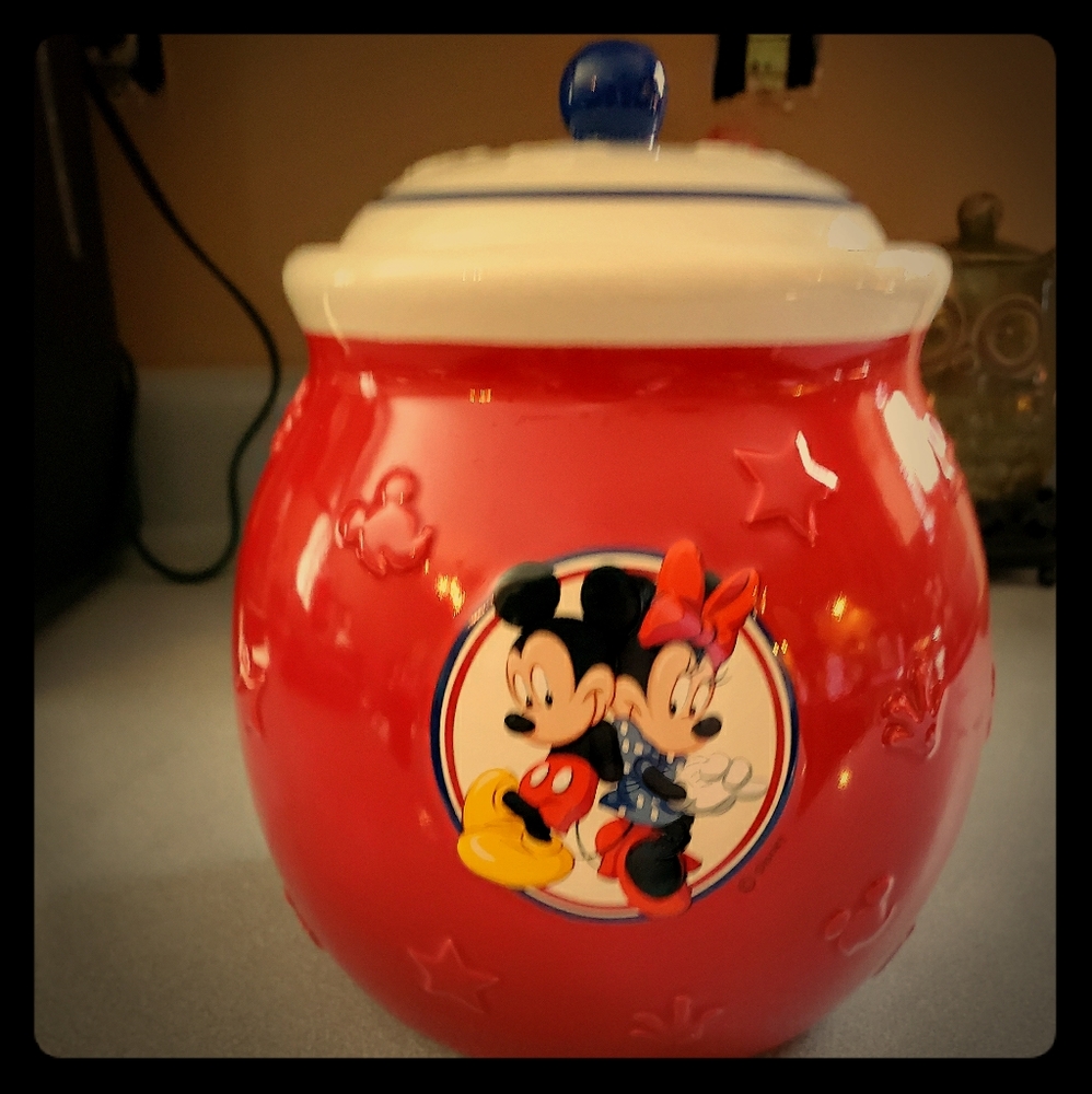 Cookie jar